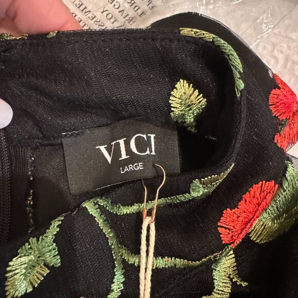 VICI NWT - Alice Embroidered Floral Mesh Mini Dress - L - Picture 3 of 3